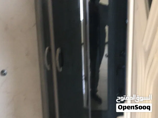 شاور مستخدم استخدام سنه واحده مفكك