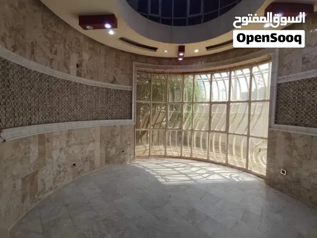 دار تجاري بناء درجة أولى