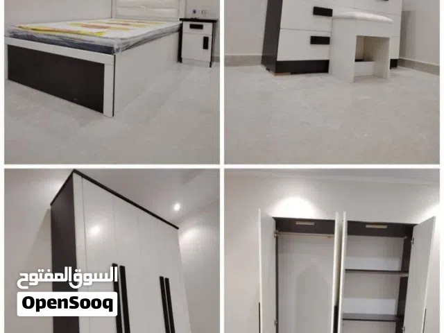 غرف نوم 5 قطع نفر ونص 
 جديده وجاهزه للتركيب