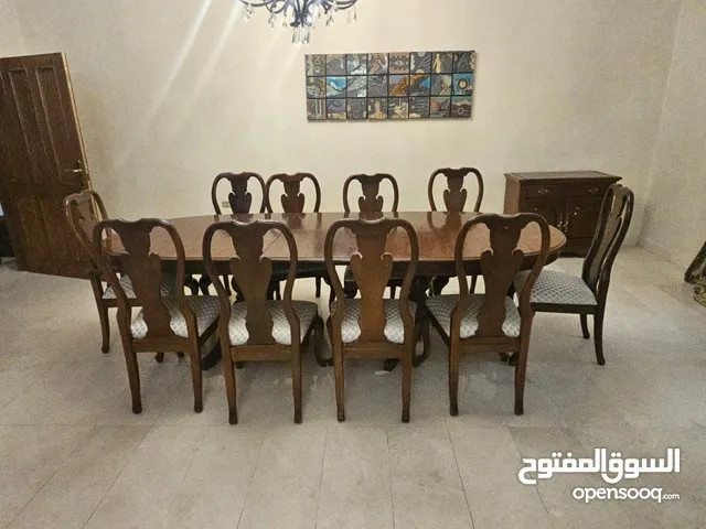 طاولة سفر خشب صولد 10 مقاعد قابلة للتكبير و التصغير بحالة ممتازة للبيع