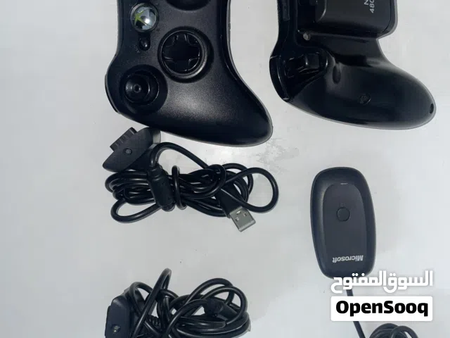 يدتين اكس بكس 360 اصليات مع ادابتر للكمبيوترات و كل وحدة معها بطارية و شاحن