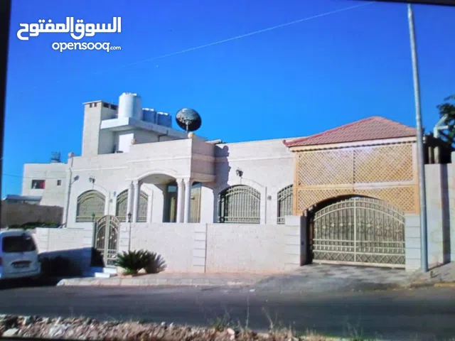 250 m2 3 Bedrooms Villa for Sale in Amman Tabarboor