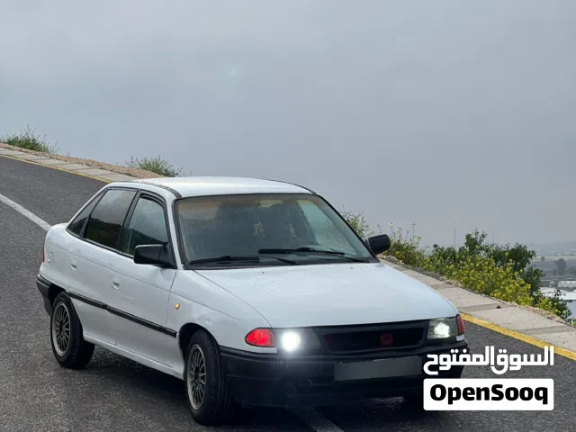 1997, أوبل, استرا, Standard
