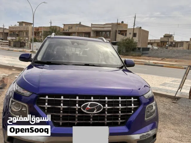 2022 هيونداي فينيو SEL