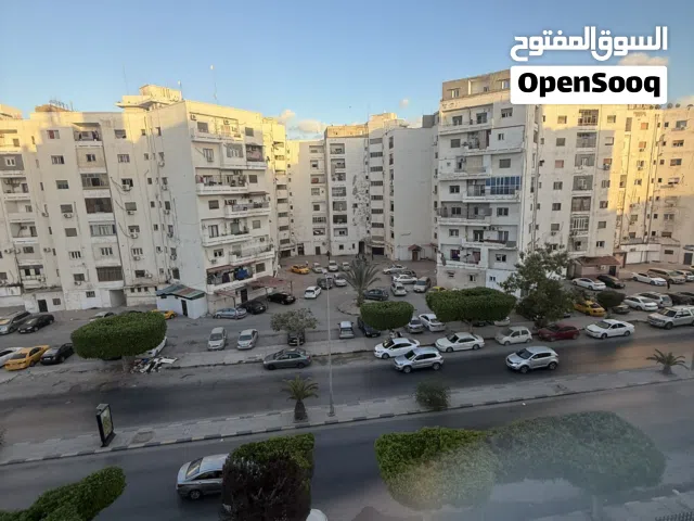 شقه. بجانب. مدرسه. سياله علي الريسي. لبيع 385 الف