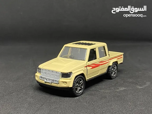 مجسمات سيارات حديد موديلات مختلفة وتصميم واقعي ( تويوتا . كيا . مرسيدس . هونداي . بورش .... )