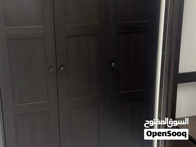 لمن له الرغبه في شراء دولاب ايكيا بسعر جبار