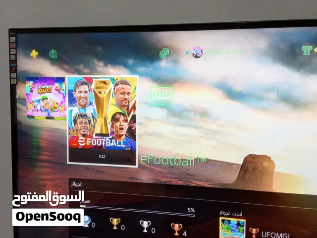 بلاستيشن 4 مثل ما هو موضح بالصور