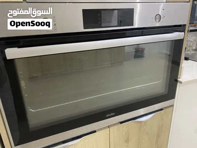 فرن كهربائي  نظيف جديد وقليل الاستعمال