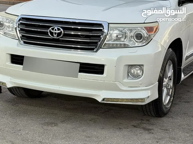 تويوتا لاندكروزر Gxr v6 2014