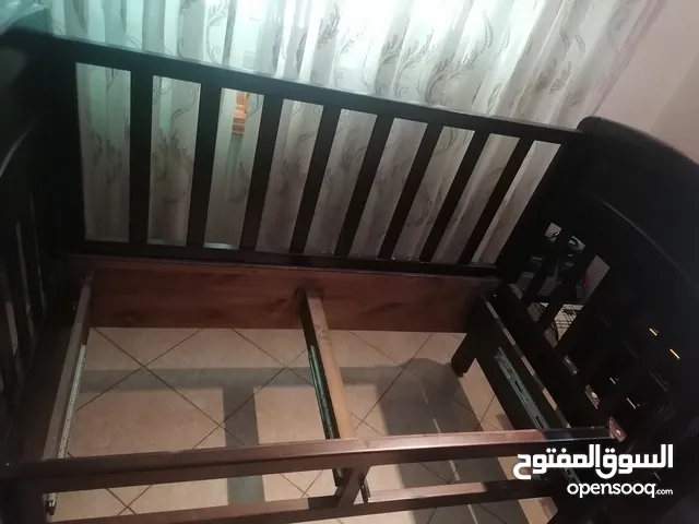 تحت اطفال مستعمل 5 سنين 143*74 السعر 35 دينار مع الفرشه والكفر خشب بلوط صولد و الادراج لاتيه