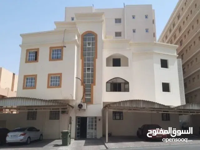 للإيجار شقق عائلي بالمنتزه بجوار الميرة 3 غرف مكيفة