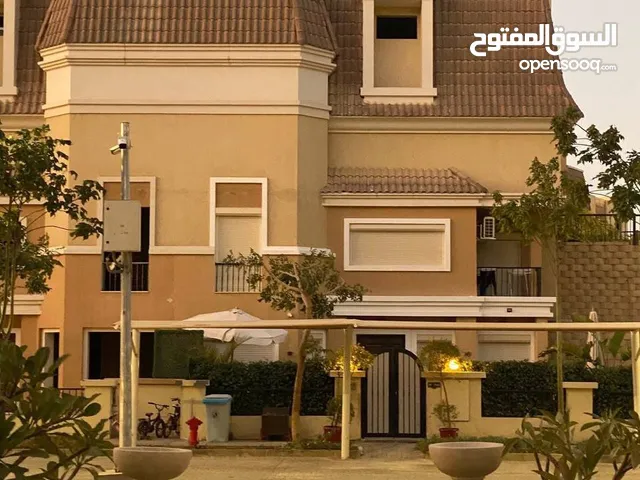 فيلا للبيع بنص التمن ( بـ خصم 50% ) داخل كمبوند سور فـ سور مع مدينتي