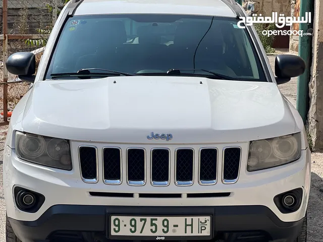 جيب كومبس ماطور 2000 بنزين اتومات انتاج 2014.   يد 0 عداد km اصلي 164000
