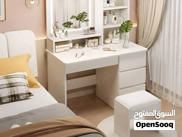 ميز مرايا  مع الطابورية  أضاءة LED