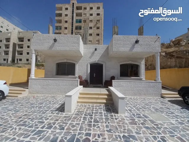 210m2 3 Bedrooms Townhouse for Sale in Amman Adan