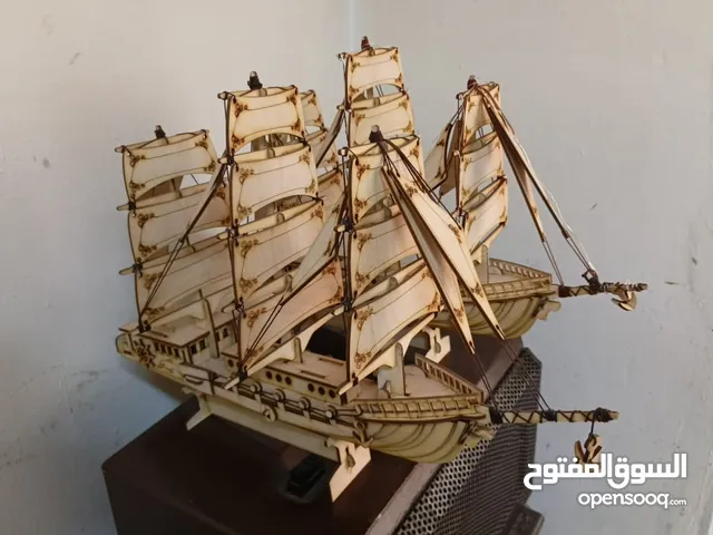 مجسم سفينة خشبي تجميع يدوي