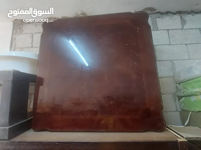 طاولة وسطيه