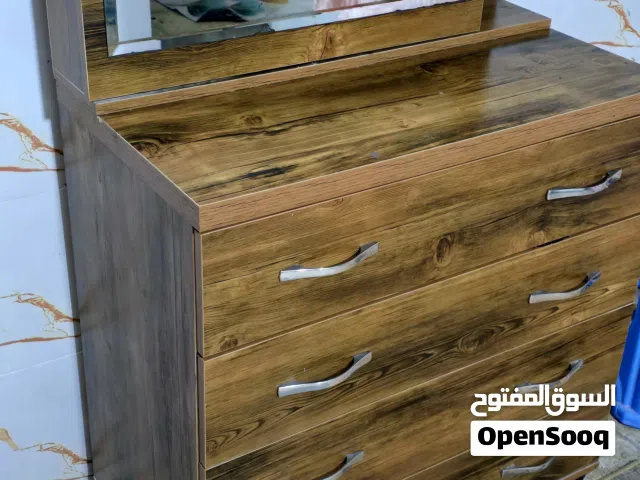 ميز غرفة نوم