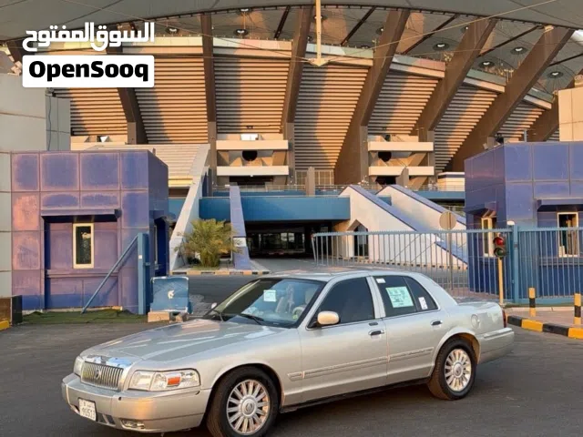 Used Ford Crown Victoria in Farwaniya