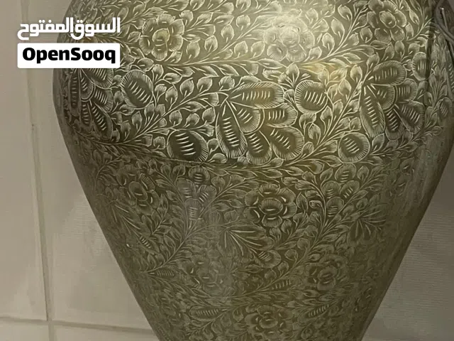 جرّة/مزهرية نحاسية منقوشة يدويًا