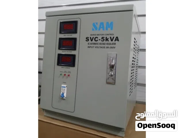 المنتج الموجود في الصورة هو منظم جهد تيار متردد أوتوماتيكي من نوع SAM SVC-5kVA.