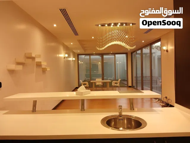 LUXURIOUS VILLA IN DURRAT AL BAHRAIN FOR SALE -550 SQM