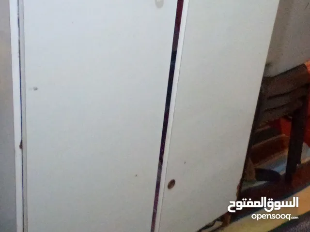 للبيع غرفه نوم لون ابيض