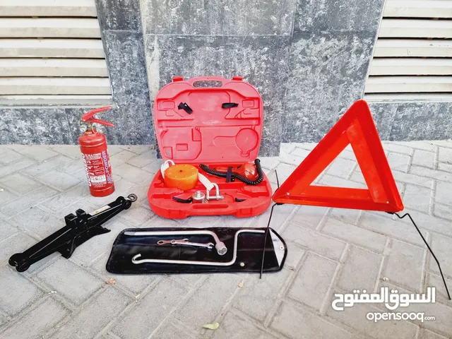 toolkit- car jack - other accessories