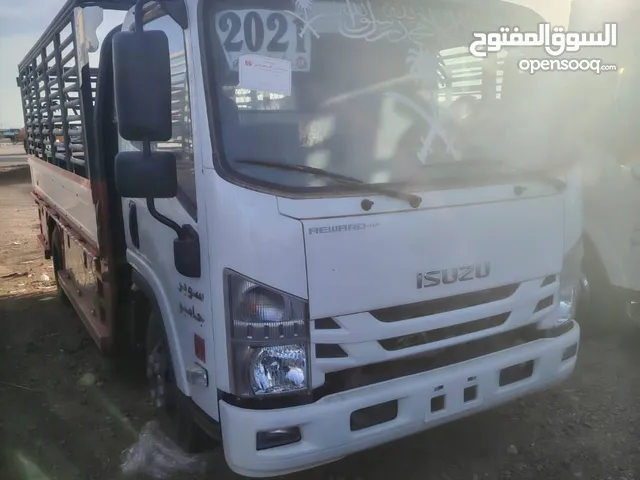 Box Isuzu 2021 in Al-Qadarif