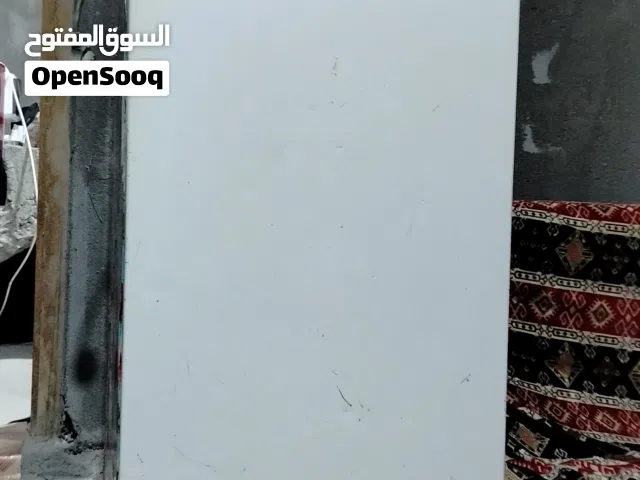 ثلاجة نضيفة