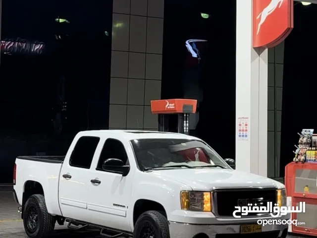 GMC SIERRA بحالة جدا ممتازة