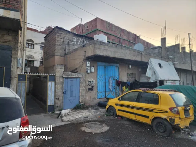 دور اول مسلح شارع 20 المساحه ثلاث لبن ونص قريب شارع 45 السعر  ب70 مليون حرر معمد