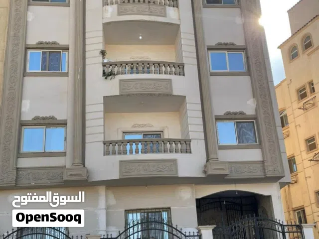 انتهز الفرصة استثمارية ذهبية مضمونة عمارة فاخرة تشطيب سوبر لوكس فيو مفتوح وموقع بجوار المعادي فيو