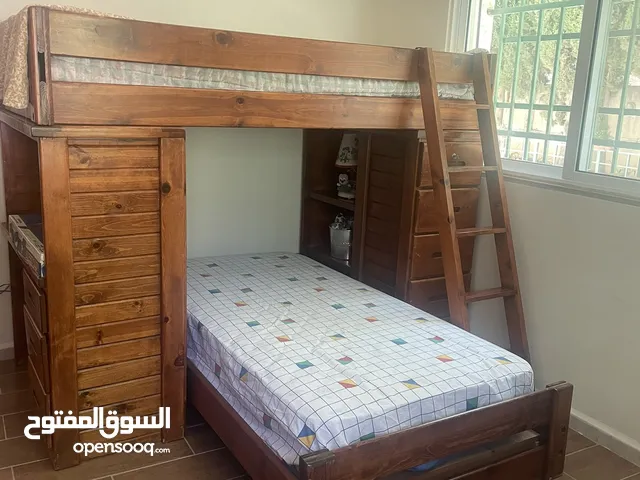 غرفة نوم للأولاد مستعمل بحالة ممتازة بسريرين طابقين
