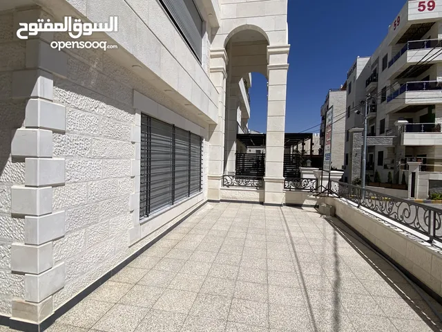 شقة ارضية فاخرة 200 متر داخلي و 50 متر خارجي بسعر مميز في شارع السلام مرج الحمام