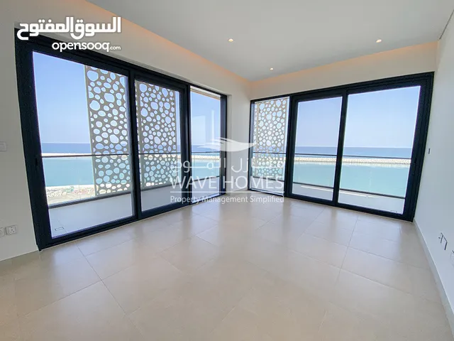 Top Floor Marina View Apartment in Al Mouj