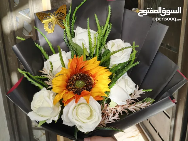 تحبين الورد؟ ندور على هدية ناعمة، تنسيق أنيق، أو لمسة ديكور تفتح النفس؟ وصلتي للمكان الصح...!