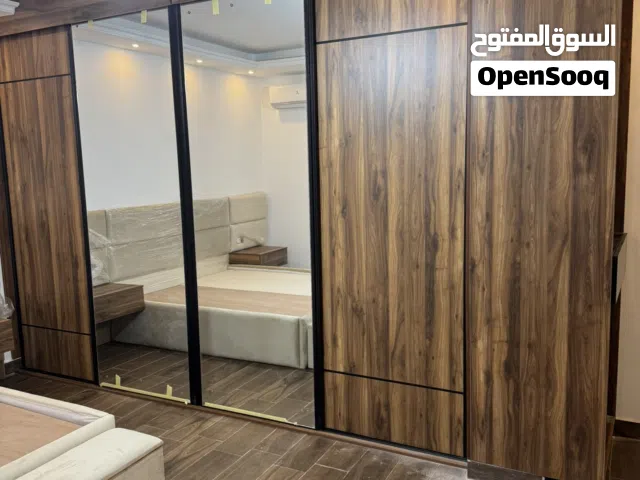 خزائن حائط غرف نوم تفصيل حسب الطلب يبداء سعر المتر المربع من 45 دينار بأفضل المواصفات
