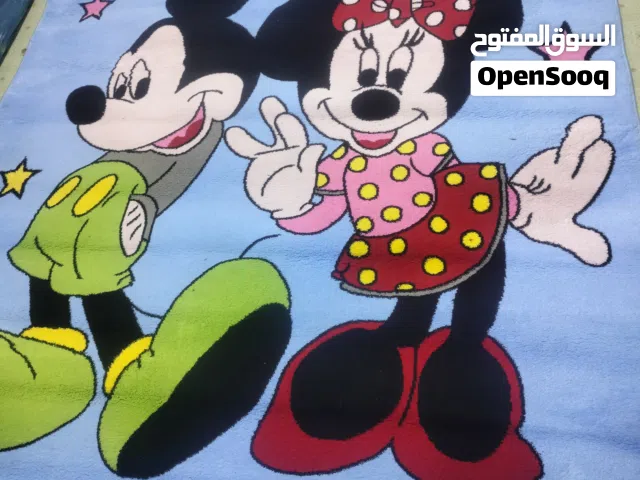 زولية نضيفة مفروشة مرة واحدة يعني جديدة 2×3