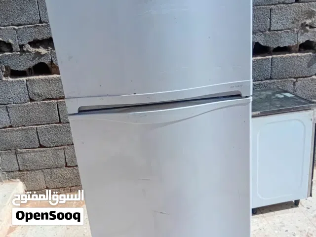 ثلاجة عمودية