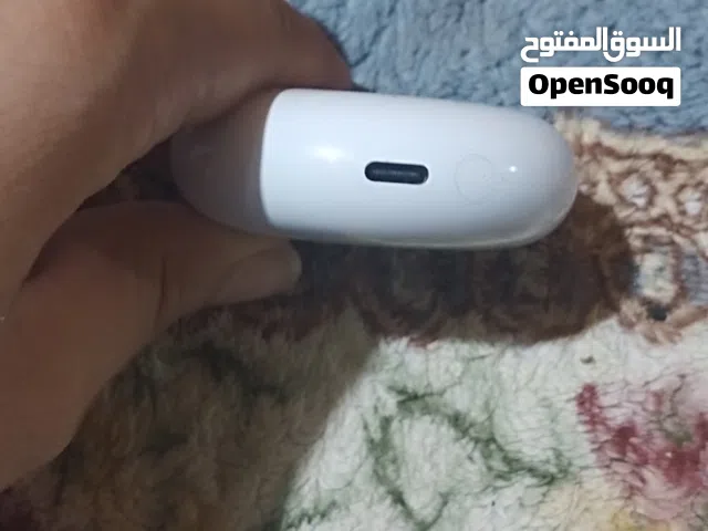 الاعلان سماعه راس حلوه ورهيبه يعني سماعه راس كلش حلوه وصوت بيها وعزل بيها كلش حلو