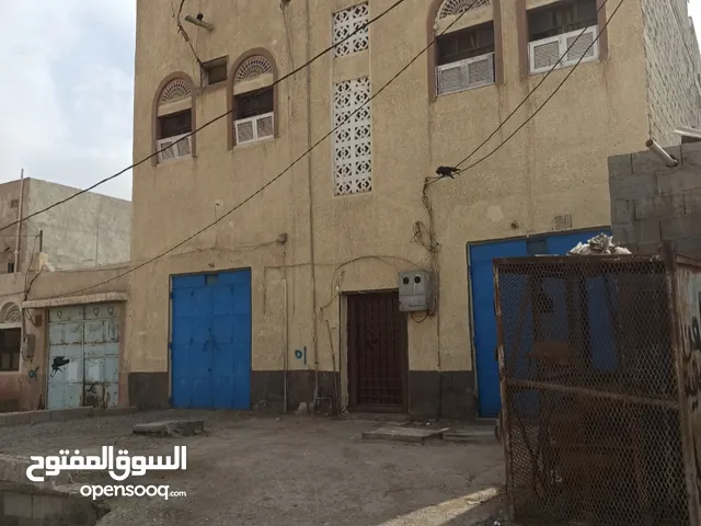 150 m2 More than 6 bedrooms Townhouse for Sale in Al Hudaydah Al-Hali