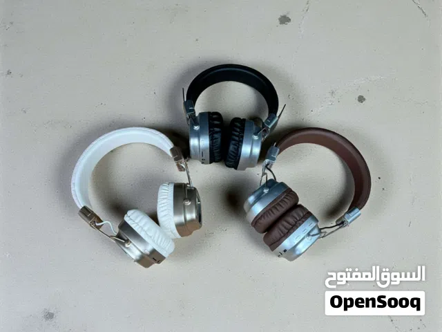 إذا تريد صوت قوي وباس يهز سماعة JBL TUNE 440BT هي اختيارك المثالي! إضاءة 3D عصرية تخلي شكلك حلو