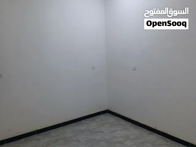 100 m2 3 Bedrooms Apartments for Rent in Basra Al Asdiqaa