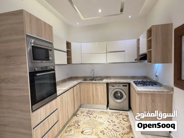 160 m2 4 Bedrooms Townhouse for Rent in Tripoli Ain Zara