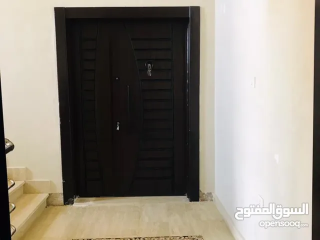 شقة في حي سكني