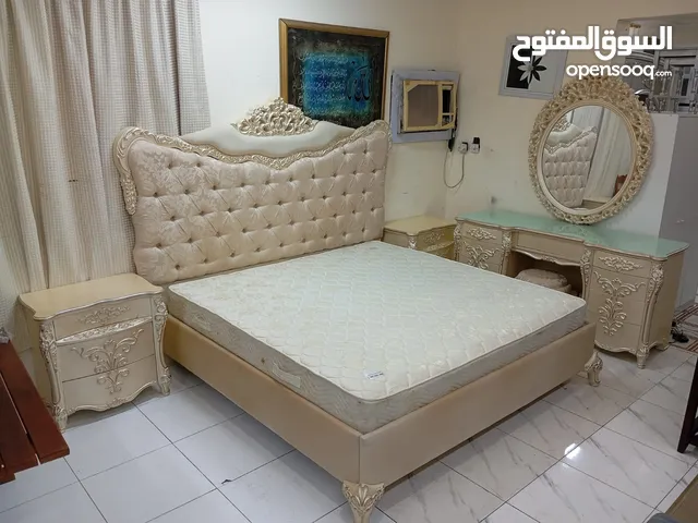 excellent condition super king size bed room set available for sell
