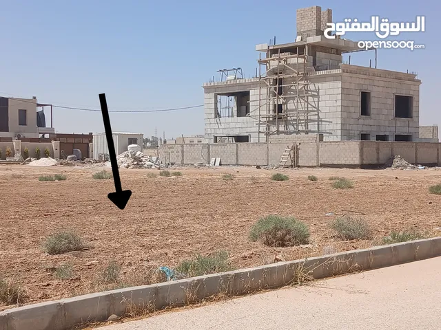 أرض مميزة بجانب جامعة إبن سينا الطبية شارع المطار من المالك