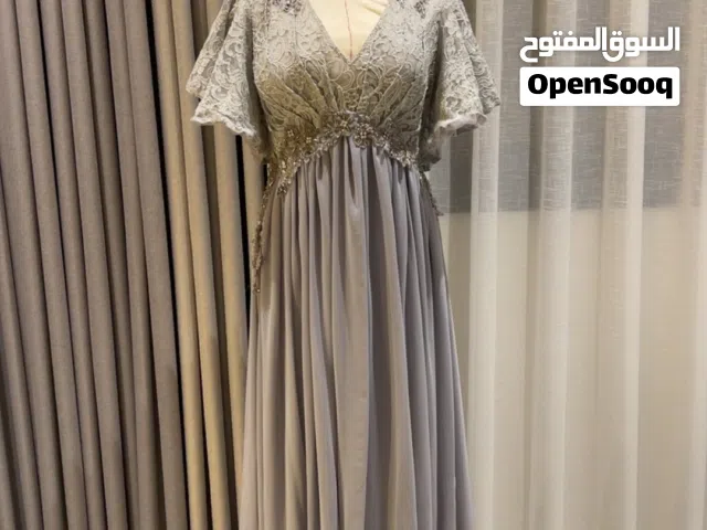 فستان سهرة رمادي